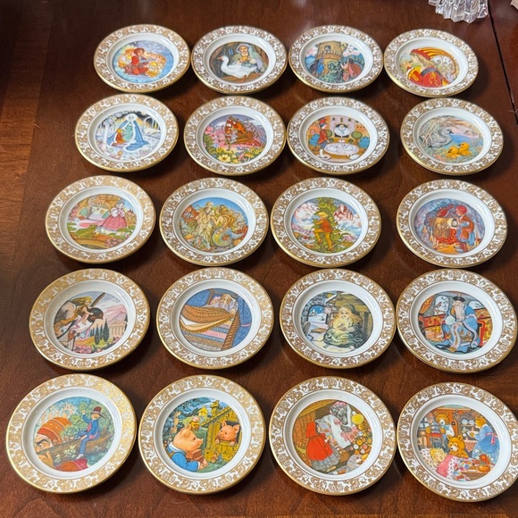 Set of 20 Franklin Porcelain Grimm’s Fairy Tales collectors mini 3.25” plates